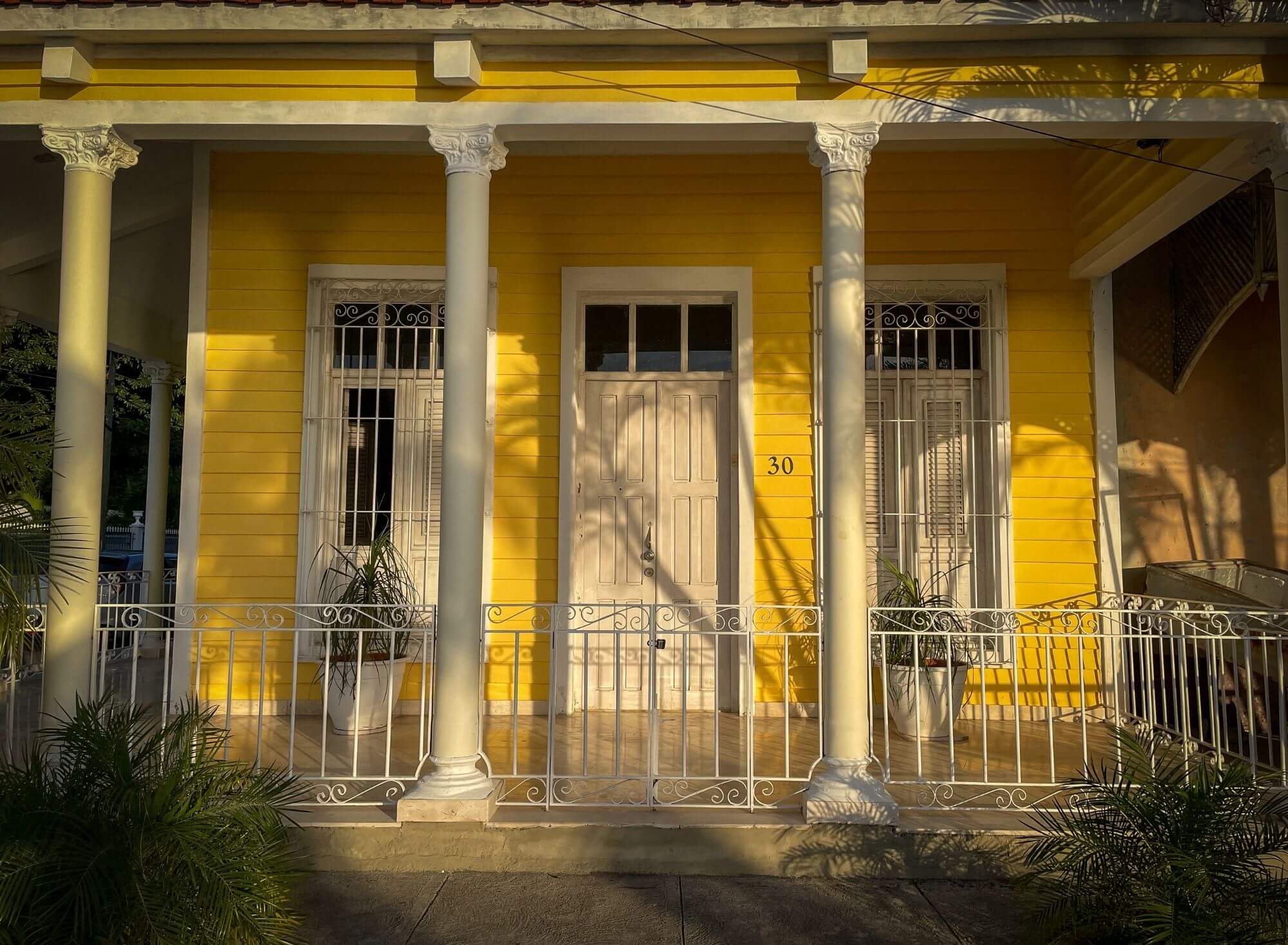 Cienfuegos, dom, zachód słońca, postkolonialna architektura