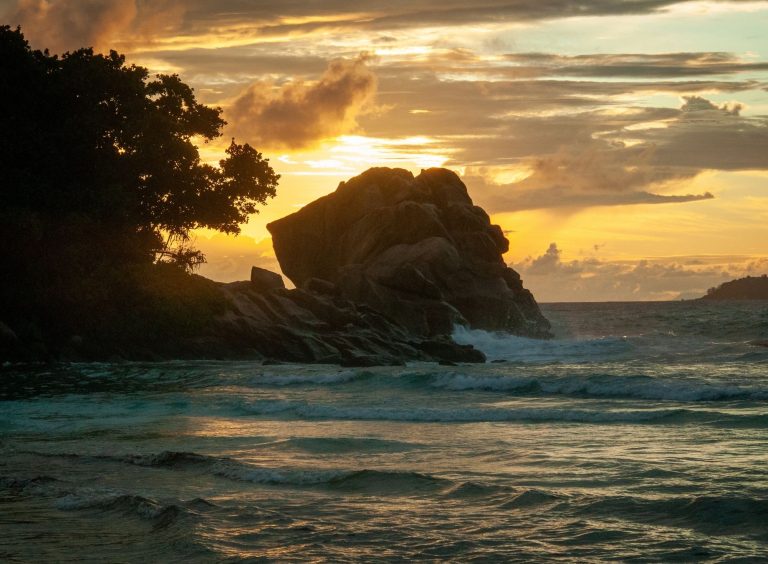 La Digue, ocean, zachód słońca, Seszele, Afryka