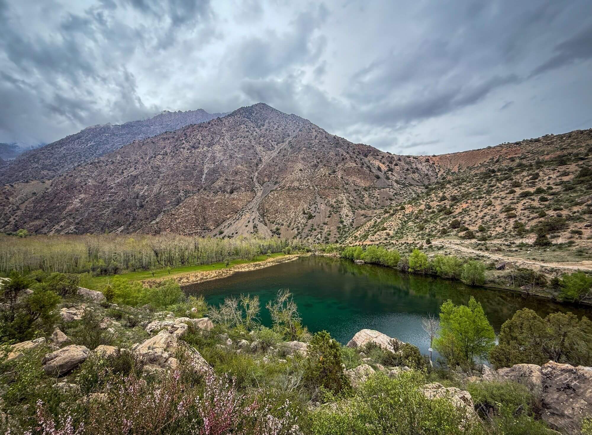 Jezioro Iskandarkul, góry Fann